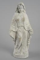 Jomfru Maria i hvid patineret keramik. Madonna figur.