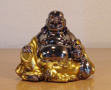 Lille sød siddende Buddha i guld. H 7.5 cm